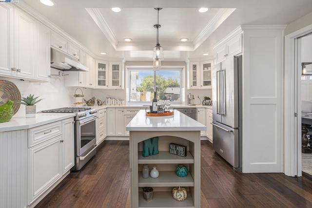 3868 Orion Ct, Pleasanton CA: https://media.crmls.org/mediaz/d82a12fe-4910-48e4-a1f2-477d470a78c1.jpg