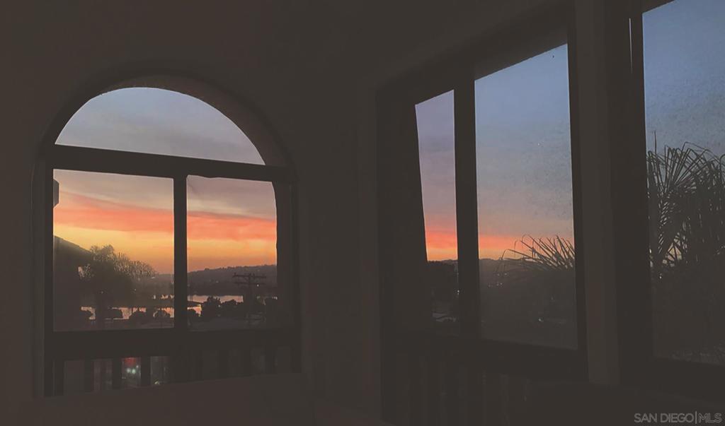 https://media.crmls.org/mediaz/d82aa563-32c9-4119-806f-55b884b972ba.jpg?preset=X-Large