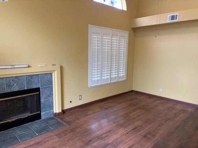 24909 Avocado Ct, Hayward CA: https://media.crmls.org/mediaz/d82ae9b1-8275-463d-b478-5cfcb46381ea.jpg