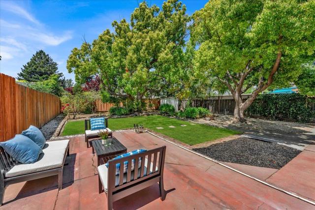 526 Sylvan Avenue, San Mateo CA: https://media.crmls.org/mediaz/d82b4d43-3c6d-4f93-b561-0d8ea70cf812.jpg