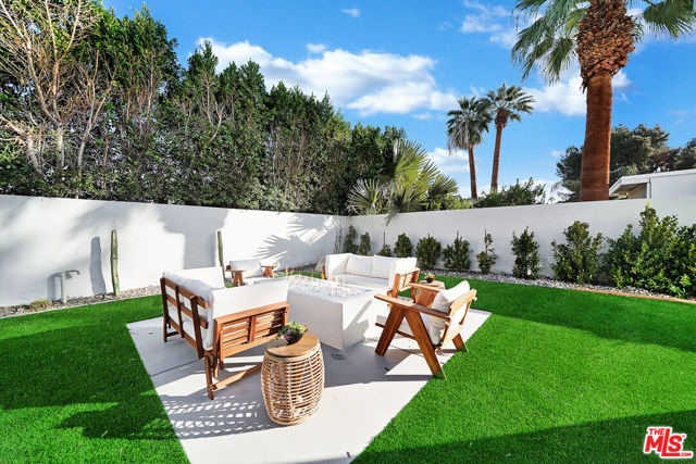 456 E Sonora Road, Palm Springs CA: https://media.crmls.org/mediaz/d82b8980-f06c-4112-8188-f8286b8ef2d4.jpg