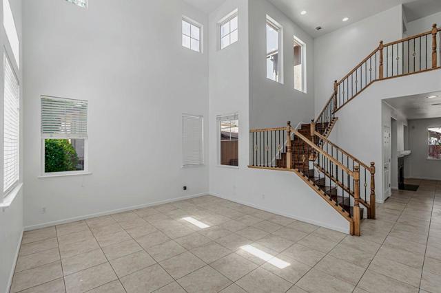 1619 Tumbleweed Way, Los Banos CA: https://media.crmls.org/mediaz/d82ca178-30d8-4da8-9717-e10e24f282f5.jpg