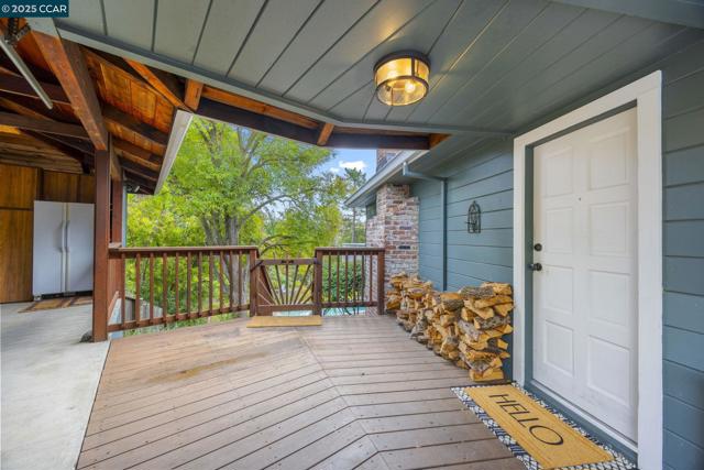 110 Twin Peaks Drive, Walnut Creek CA: https://media.crmls.org/mediaz/d82cc50f-a72b-419d-9eca-ed716c258614.jpg