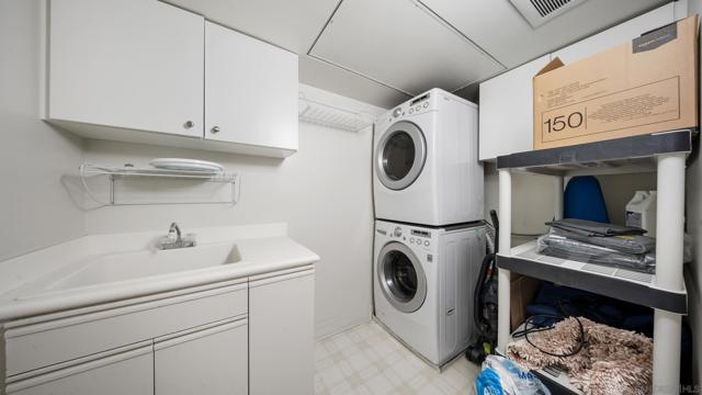 655 india St, San Diego CA: https://media.crmls.org/mediaz/d82cc6a3-897c-4e48-8f42-9d21a7a8f337.jpg