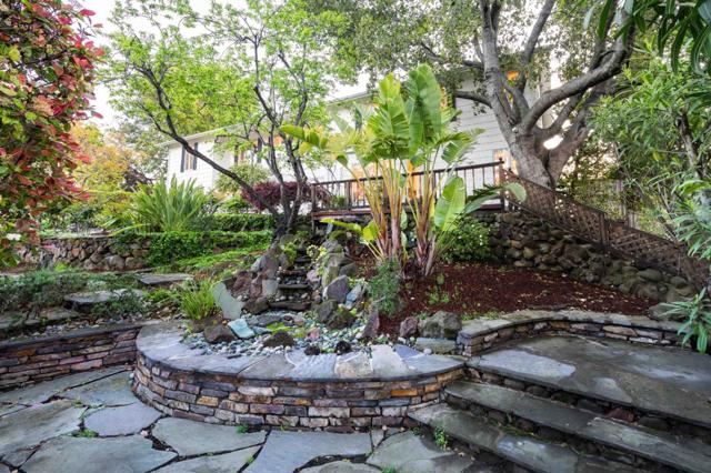 1045 Lassen Drive, Menlo Park CA: https://media.crmls.org/mediaz/d82d0c34-99e7-4c50-9357-17fe0dec67ed.jpg