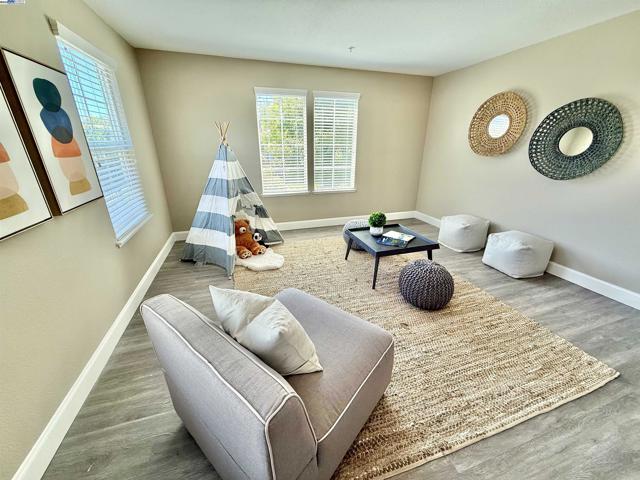 5825 Dresslar Cir, Livermore CA: https://media.crmls.org/mediaz/d82ec18b-314b-4ba8-beb2-ed792e78609f.jpg