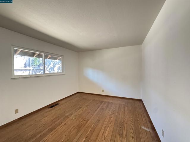 269 Birchwood Dr, Moraga CA: https://media.crmls.org/mediaz/d82f09e4-289a-48d5-90cd-80f210b840fe.jpg