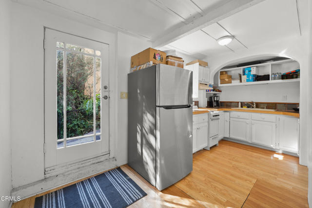 Detail Gallery Image 22 of 36 For 3961 Cumberland Ave, Los Angeles,  CA 90027 - 3 Beds | 2 Baths