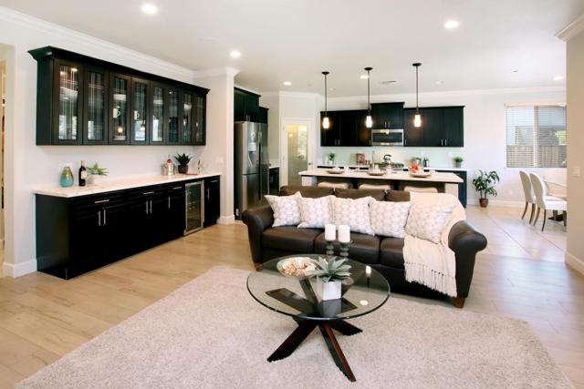 204 Sundance Drive, Hollister CA: https://media.crmls.org/mediaz/d82f5eb7-3a74-4956-a18d-d71ad5069208.jpg
