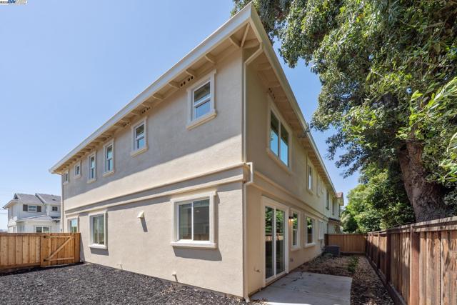 1305 Sunningdale Lane, Fairfield CA: https://media.crmls.org/mediaz/d82fba76-e1e7-48a0-8294-458ead49d1c4.jpg