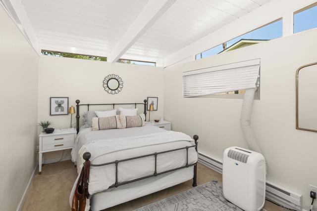 435 Country Club Ln, Coronado CA: https://media.crmls.org/mediaz/d82ffb2c-9697-4b8a-81fd-4331a8af925b.jpg