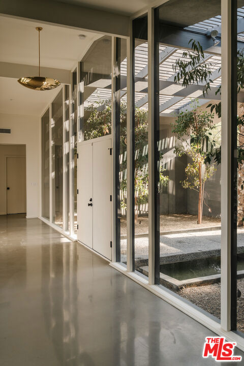 8559 Edwin Drive, Los Angeles CA: https://media.crmls.org/mediaz/d8311009-1e6c-404b-bb5f-ff5e3763bd03.jpg