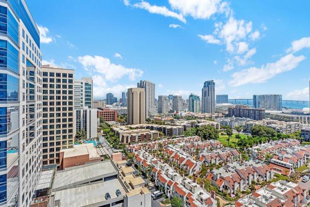700 W E St, San Diego CA: https://media.crmls.org/mediaz/d831608f-e76e-439e-9f84-ec37b1aabc93.jpg