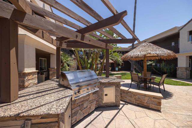 800 N Mollison Ave, El Cajon CA: https://media.crmls.org/mediaz/d8327aa8-87ce-434c-a8a4-c8efe3d3bc9a.jpg