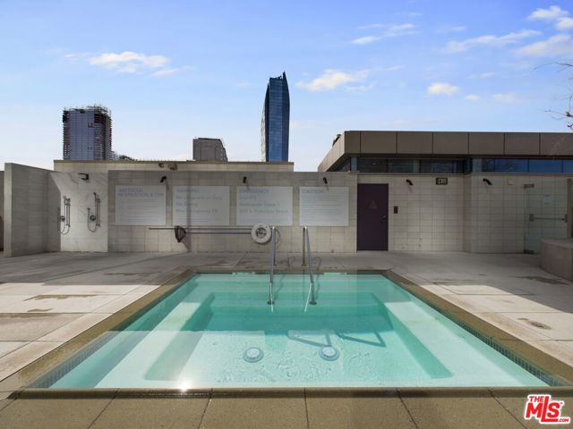Image 11 of 16 For 889 Francisco Street 3801