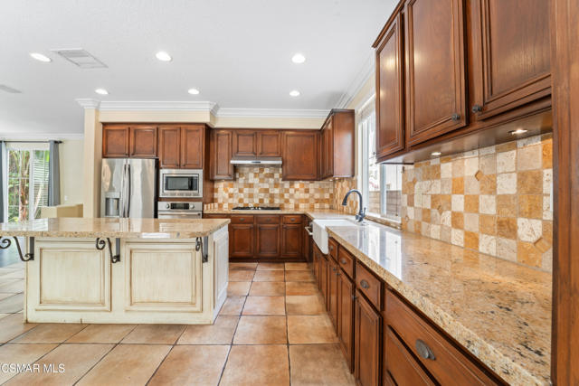 186 Parkside Drive, Simi Valley CA: https://media.crmls.org/mediaz/d833c286-bffe-4677-bc96-b4f83b342903.jpg
