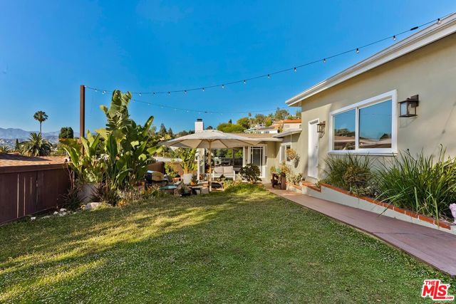 1410 Wellesley Drive, Glendale CA: https://media.crmls.org/mediaz/d83416a7-0041-4866-844d-63e968f2158e.jpg