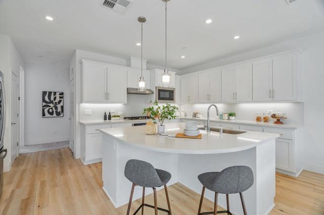 2930 Boyter Place, Santa Clara CA: https://media.crmls.org/mediaz/d8343a8d-c253-4262-82f7-e5caa79db6a8.jpg