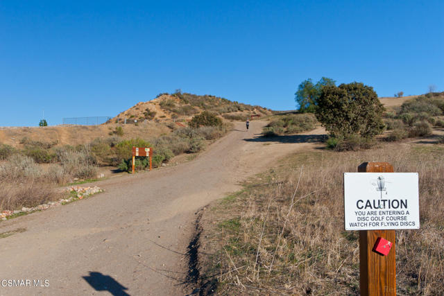 2743 Rustic Glen Drive, Thousand Oaks CA: https://media.crmls.org/mediaz/d8344fc1-771c-4378-96f7-94f0920ec118.jpg