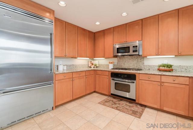 350 Nutmeg St, San Diego CA: https://media.crmls.org/mediaz/d8349002-a832-4a1c-be7e-4399b08b8605.jpg