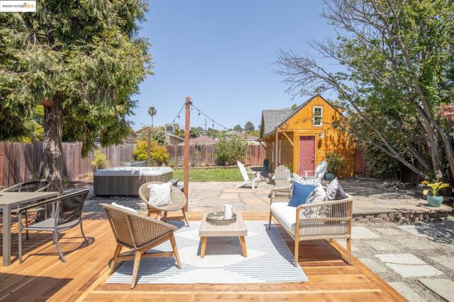 820 Amador St, Richmond CA: https://media.crmls.org/mediaz/d834a702-d12d-4ce4-a3b2-2d3470cf62d6.jpg