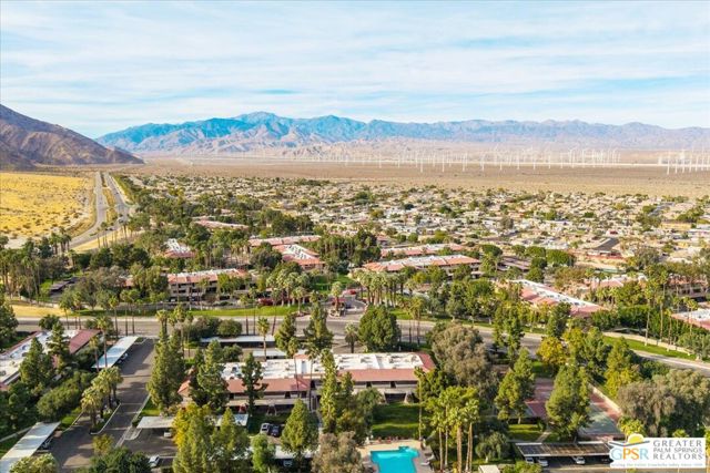 2860 N Los Felices Road, Palm Springs CA: https://media.crmls.org/mediaz/d83512d1-adf6-4803-a746-c25ac24c9deb.jpg