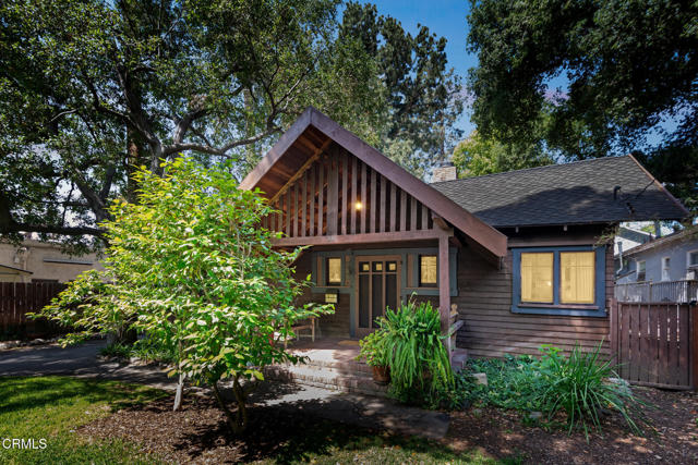 591 N Oakland Avenue, Pasadena CA: https://media.crmls.org/mediaz/d83534cd-9f5c-4a2d-b911-90dcf1277d5a.jpg