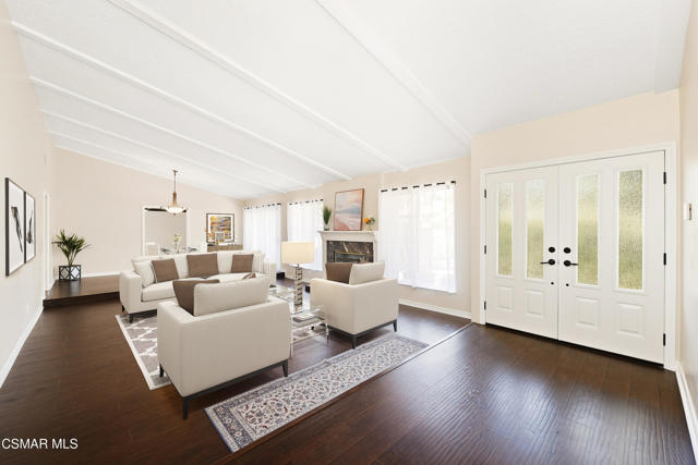20027 Hiawatha Street, Chatsworth CA: https://media.crmls.org/mediaz/d836150d-9dfd-423d-b354-ab976f3ae0c0.jpg