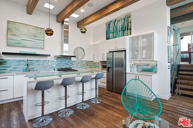 472 Rosecrans Avenue, Manhattan Beach, California 90266, 0 ,Residential Income,For Sale,Rosecrans,0,26830069