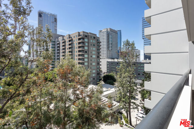600 W 9th Street, Los Angeles CA: https://media.crmls.org/mediaz/d8374e1c-904c-4259-8f43-6135bd84b1c2.jpg
