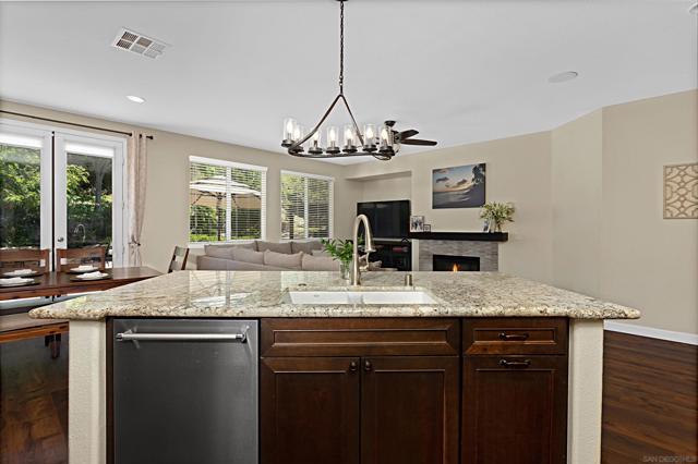 1104 Parkview Dr, Oceanside CA: https://media.crmls.org/mediaz/d8381b8d-bafe-4949-9540-6004a4da61b9.jpg
