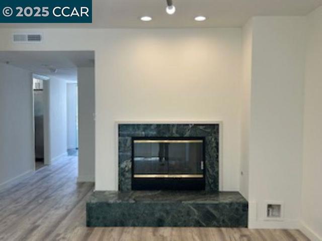 1174 Eddy St, San Francisco CA: https://media.crmls.org/mediaz/d838d101-0a21-483c-a850-8ec86c29935b.jpg