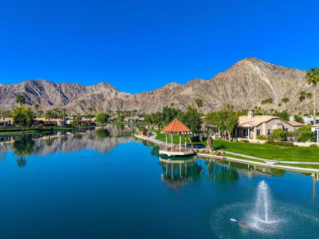 48211 Vista De Nopal, La Quinta CA: https://media.crmls.org/mediaz/d8397712-b9f9-4a97-83f6-f034caa6f331.jpg