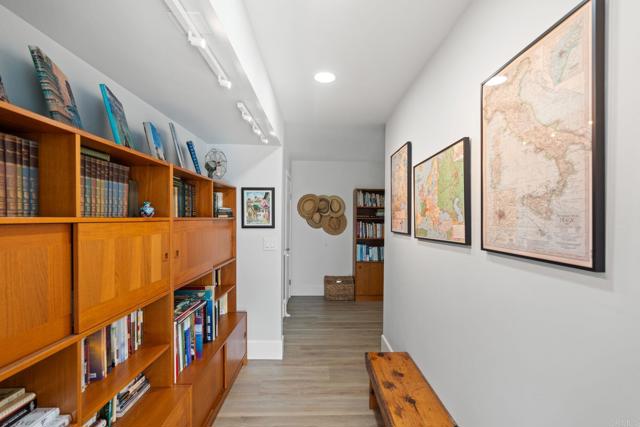 Detail Gallery Image 28 of 68 For 2066 Steiger Ln, Oceanside,  CA 92056 - 5 Beds | 3 Baths