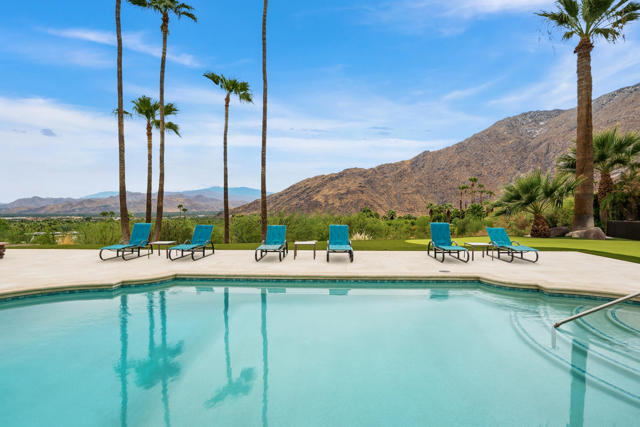 855 W Coronado Avenue, Palm Springs, CA 92262