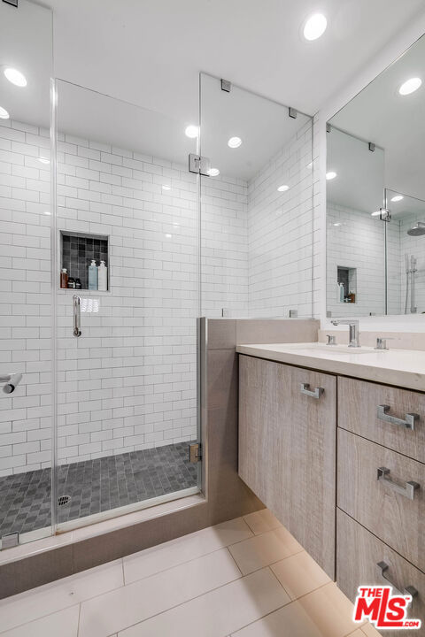 2307 Fox Hills Drive, Los Angeles CA: https://media.crmls.org/mediaz/d83b5e46-6dca-47f0-a1d9-c88979d9875a.jpg