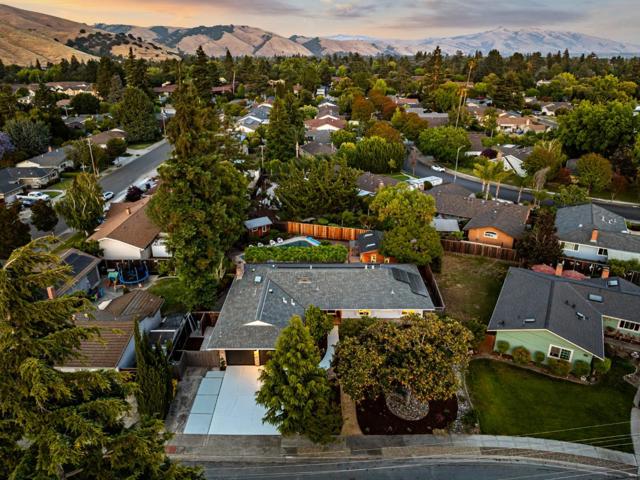 934 Hickory Way, Fremont CA: https://media.crmls.org/mediaz/d83bdd15-62cc-41a4-b815-ced90683949f.jpg
