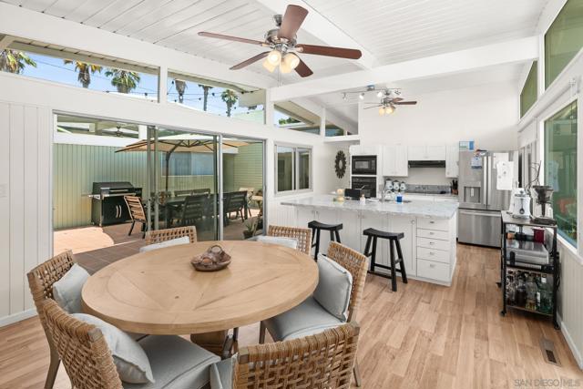 435 Country Club Ln, Coronado CA: https://media.crmls.org/mediaz/d83cf30f-18f6-4ed1-8aaf-2d67fc8f40e6.jpg