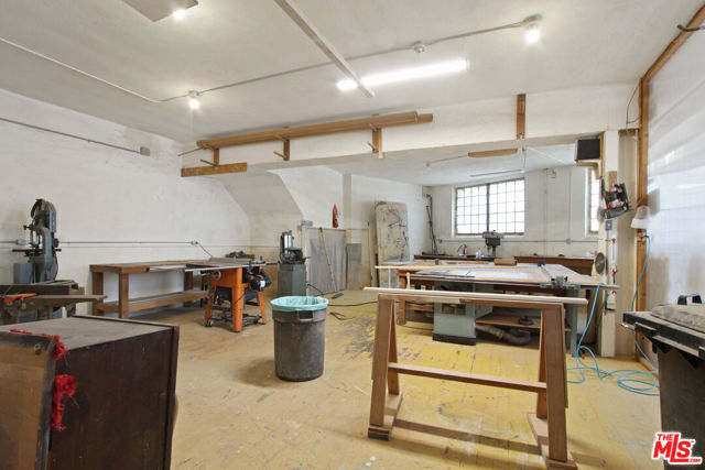 1802 Pacific Avenue, Venice CA: https://media.crmls.org/mediaz/d83dc5d9-7bfa-41d4-8621-7ca1e718a7ed.jpg