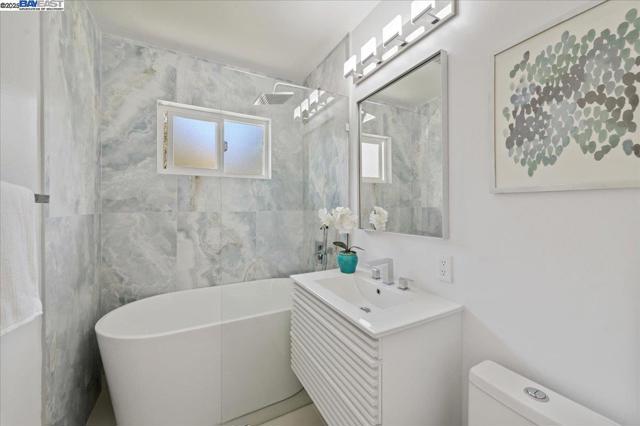 7606 Desertwood Ln, Pleasanton CA: https://media.crmls.org/mediaz/d83e55fa-a829-465e-819f-82462f8678aa.jpg