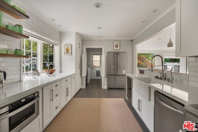 3479 Mandeville Canyon Road, Los Angeles CA: https://media.crmls.org/mediaz/d83ec099-183f-436f-9fca-0494d6256a97.jpg