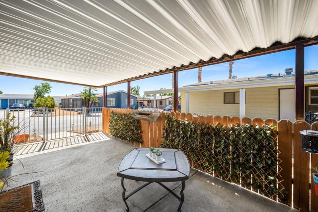 47685 Prado Way Way, Indio CA: https://media.crmls.org/mediaz/d83fd250-500d-41ab-a0fa-10e733fc67be.jpg