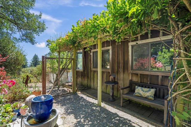 22196 Summit Road, Los Gatos CA: https://media.crmls.org/mediaz/d840423b-a5be-4531-bc91-b4a40f62ffd1.jpg