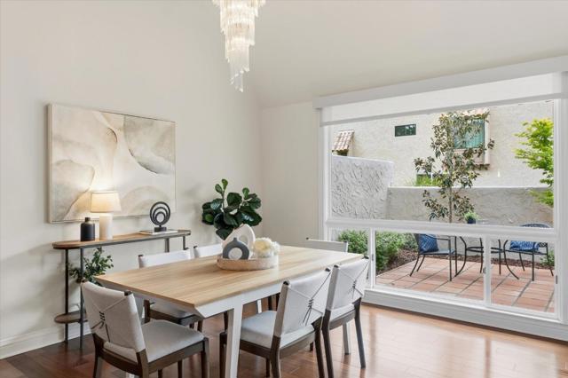 247 Casitas Bulevar, Los Gatos CA: https://media.crmls.org/mediaz/d84101b0-bef0-414a-bcae-58e9a359c79d.jpg