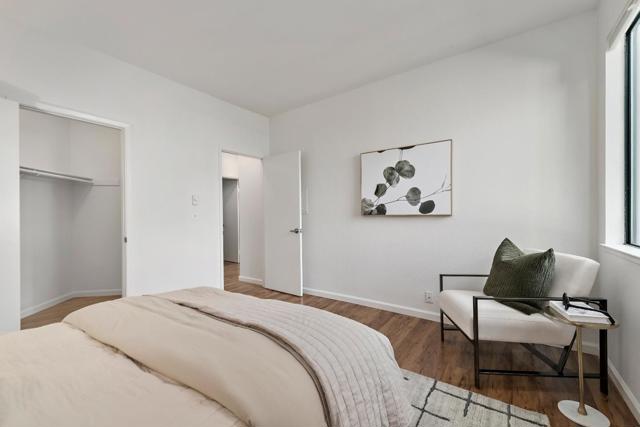 67 Pelican Lane, Redwood City CA: https://media.crmls.org/mediaz/d841b871-8245-4ee7-8dc0-3d5b2465e5cc.jpg
