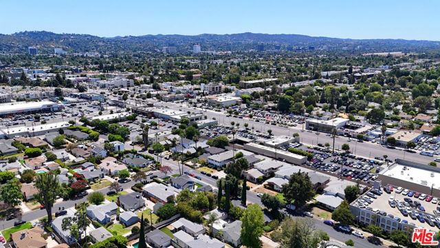 5707 Tilden Avenue, Sherman Oaks CA: https://media.crmls.org/mediaz/d841d6d1-2e43-4f07-97d2-0055d094e0ca.jpg
