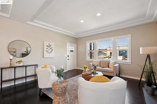 1092 Dwight Way, Berkeley CA: https://media.crmls.org/mediaz/d8423f75-d9d2-4d5f-a630-a692d2ded32f.jpg