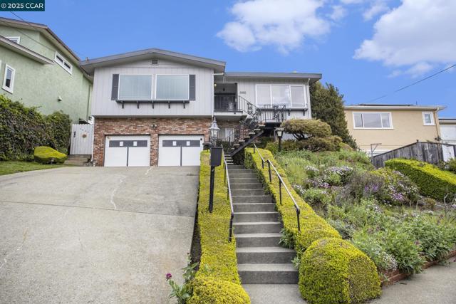 5955 Ralston Ave, Richmond CA: https://media.crmls.org/mediaz/d842b7bd-ac70-41e3-a62a-06eae75bab33.jpg