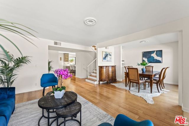 4227 Freedom Drive, Calabasas CA: https://media.crmls.org/mediaz/d8435603-ce4a-442b-8833-13ae7a5e10e7.jpg