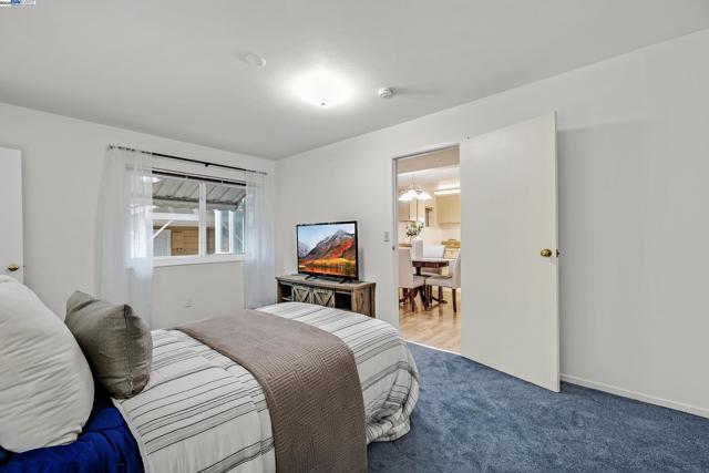 589 S M St, Livermore CA: https://media.crmls.org/mediaz/d8437d30-474a-4707-98fd-18df64bec8af.jpg